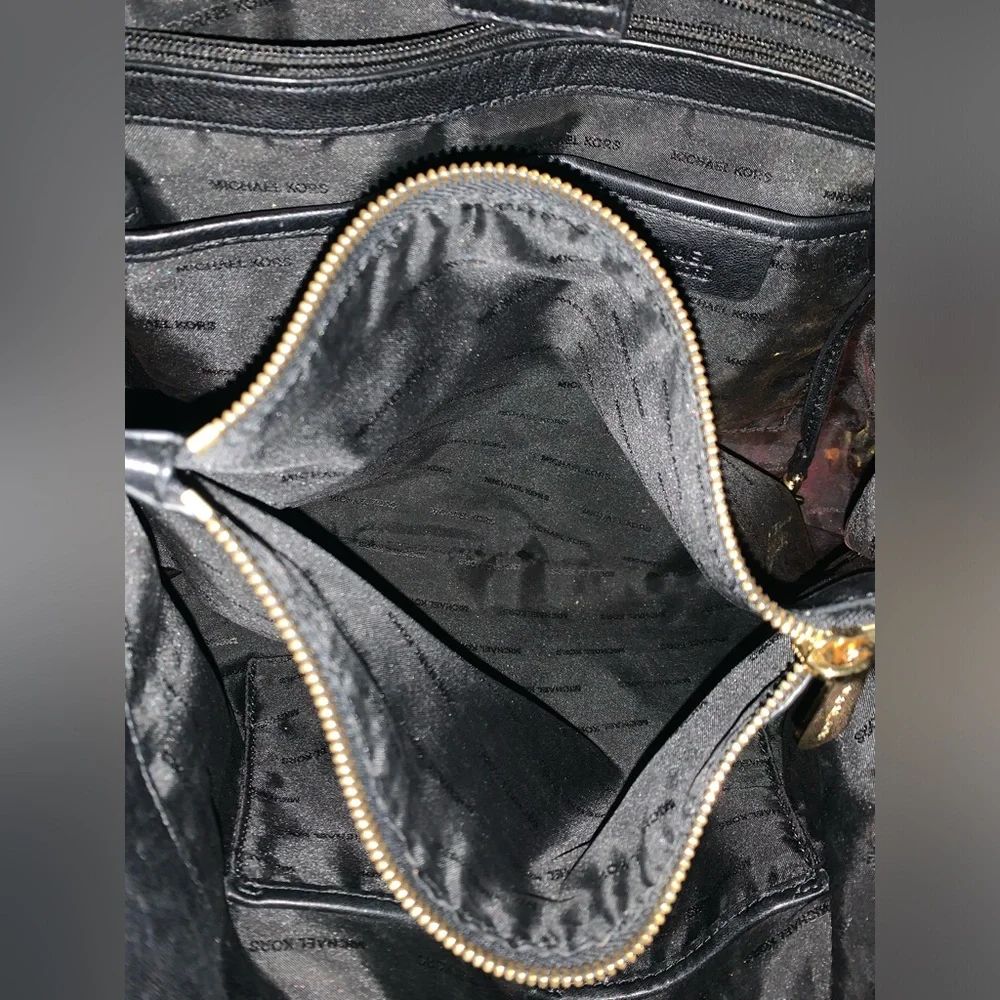 Michael Kors purse. - Picture 13 of 14